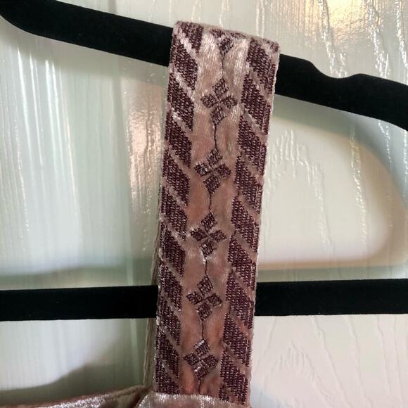 Lucky Brand Pink Crushed Velvet Cold Shoulder Top Embroidered Straps - Size XS - Picture 4 of 7